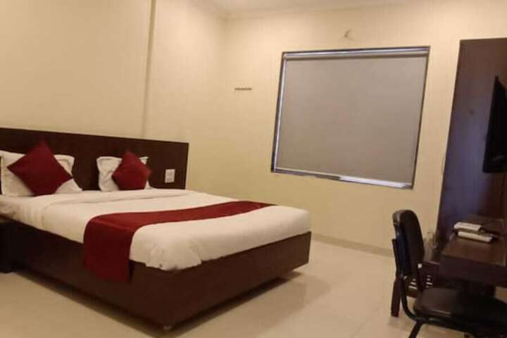 Room 2 of 18