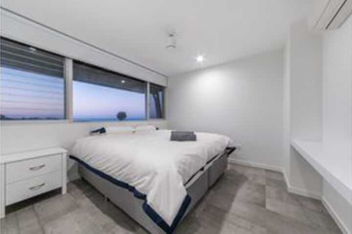 Room 8 of 20