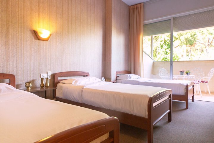 Room 8 of 21