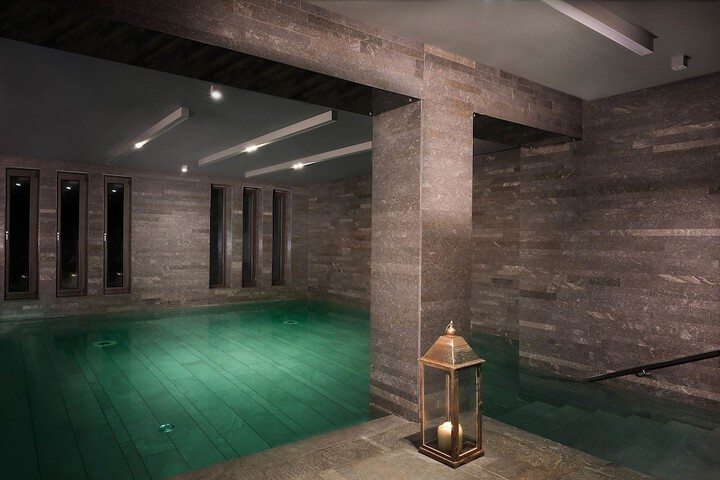 Hotel with Pool