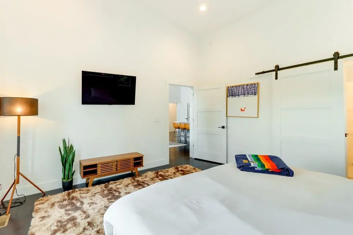 Room 3 of 18