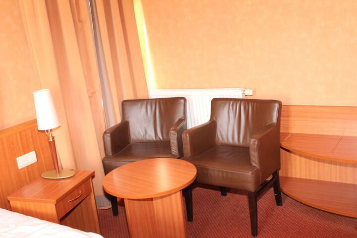 Room 11 of 51
