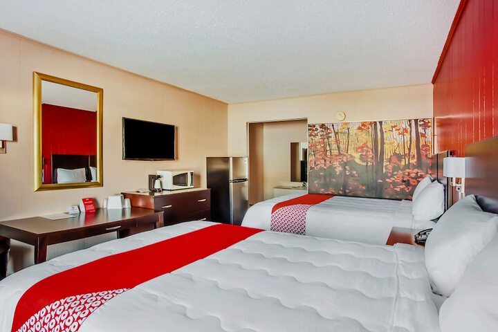 2 Queen Beds (1 of 7)