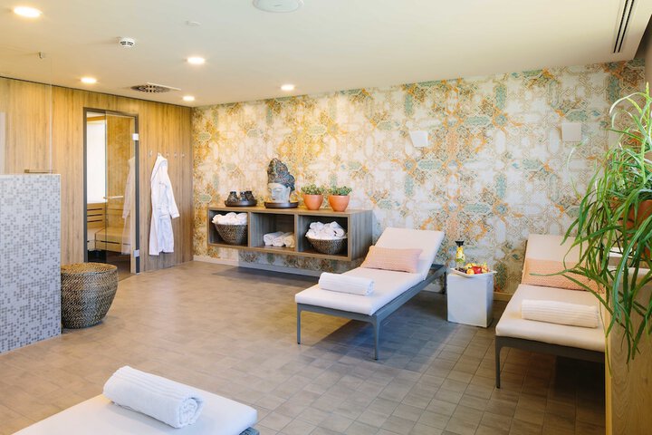 Spa 40 of 76