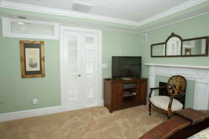 Room 81 of 253