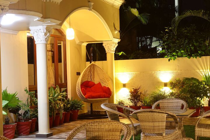 Hotel Exterior 57 of 65