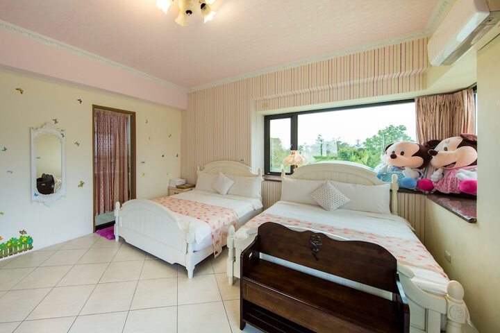 Children's theme room
