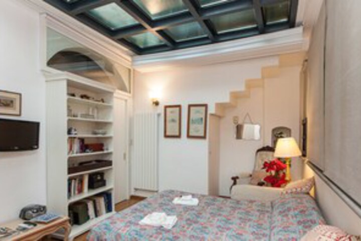 Room 15 of 16