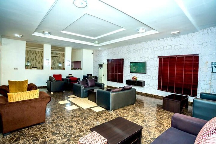 Room 16 of 25