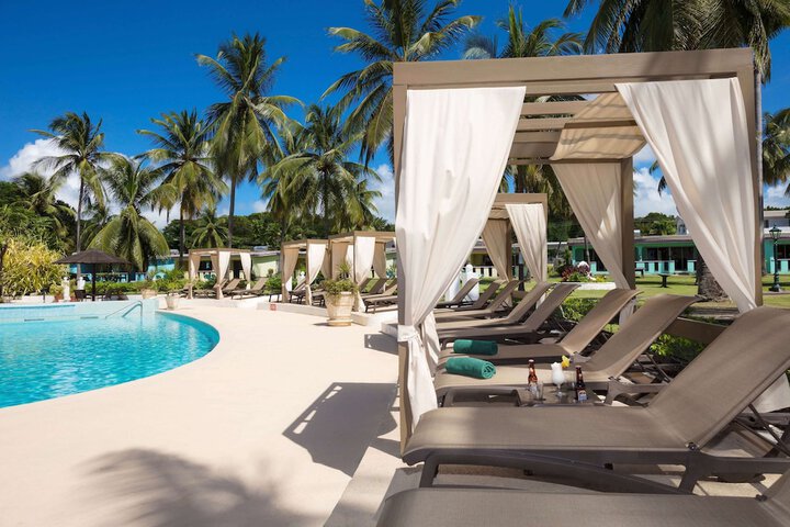 Hotel Pool