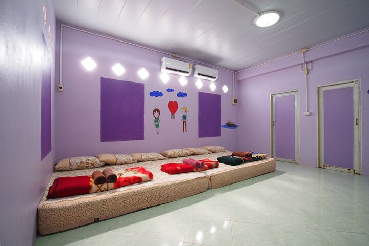 Room 6 of 48