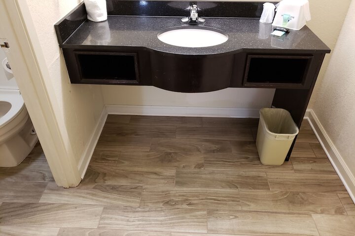 Bathroom sink