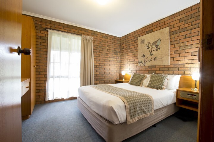 Room 7 of 38