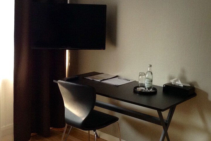 Room 8 of 49