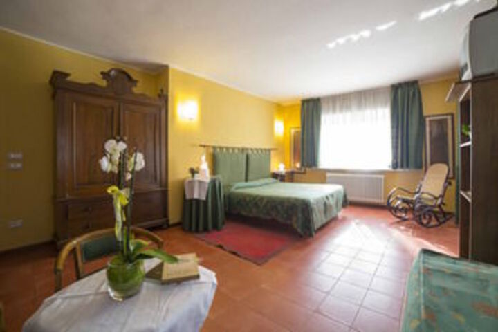 Room 14 of 30