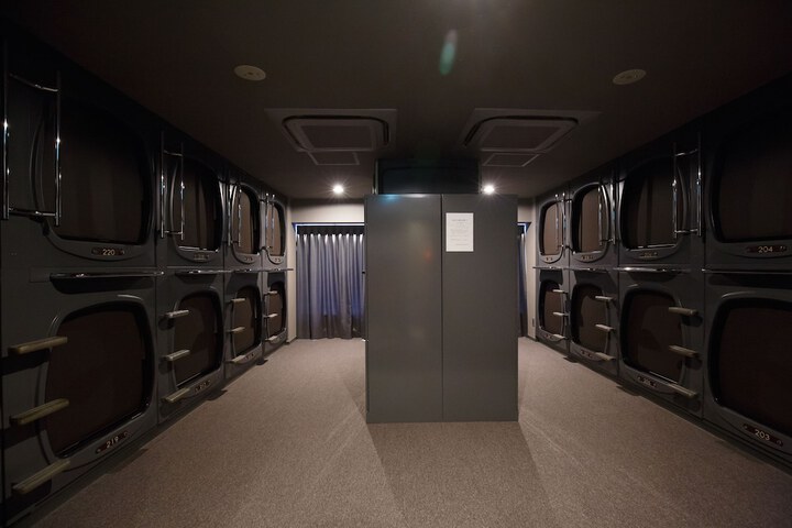 Room 6 of 19