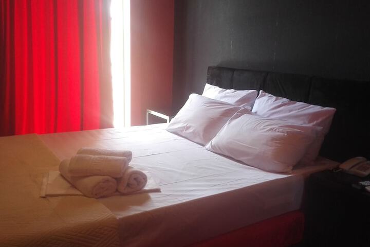 Room 4 of 30