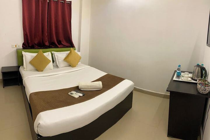 Room 13 of 26