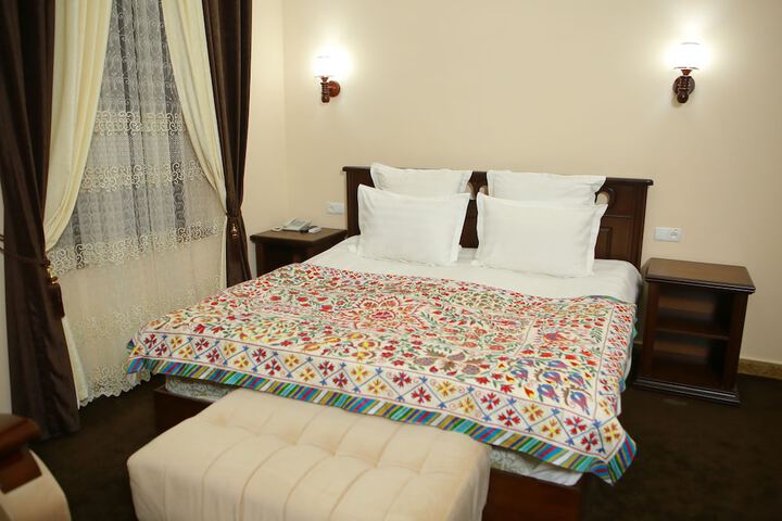 Room 6 of 58
