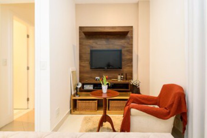 Room 10 of 24