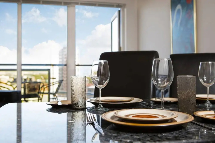 Dining 11 of 12
