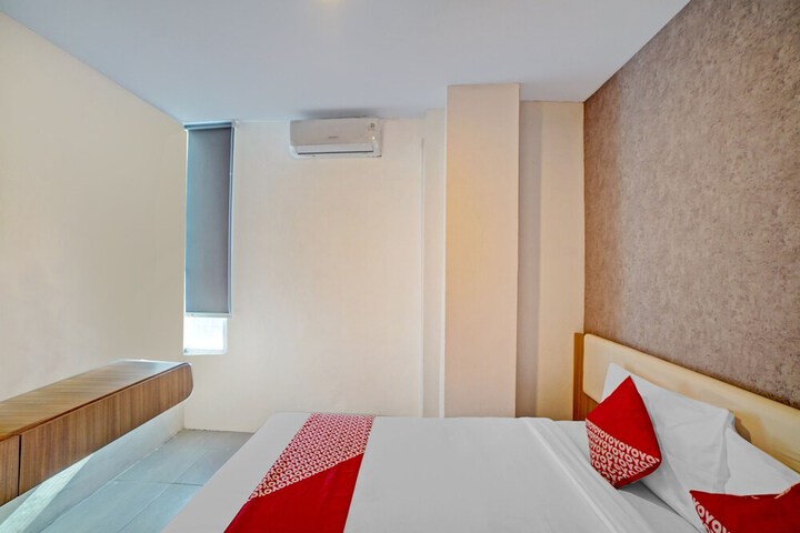 Room 18 of 31