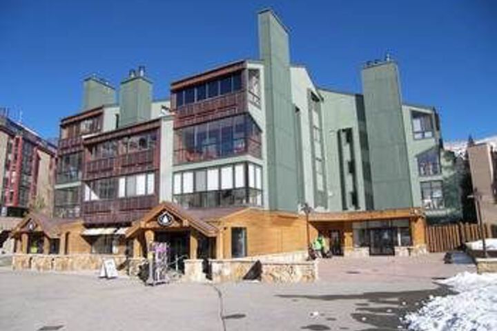 Hotel 4 of 19