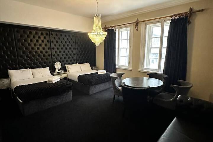 Room 83 of 171