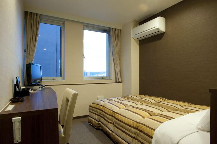 Room 6 of 39