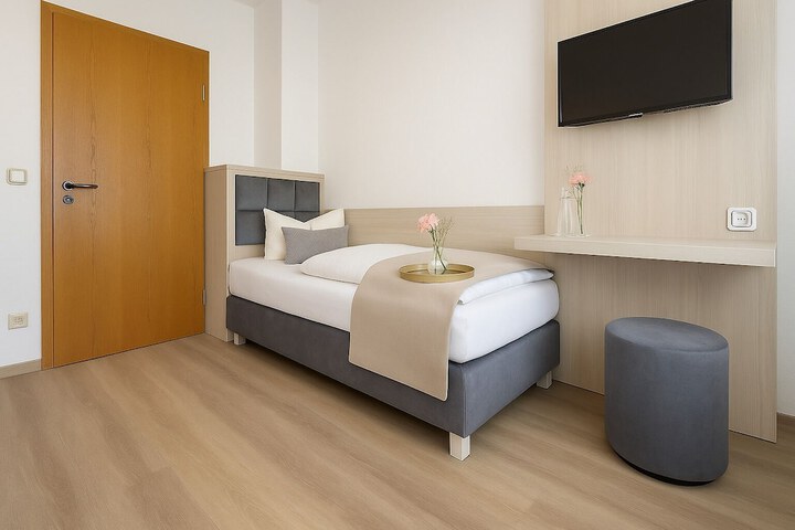 Room 10 of 65