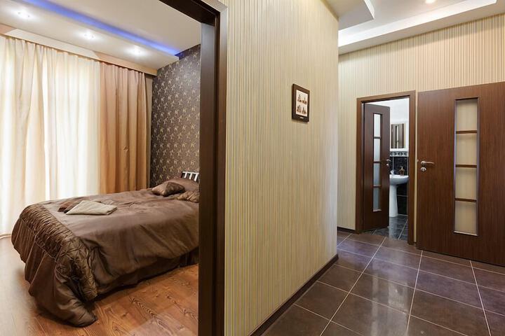 Room 9 of 37