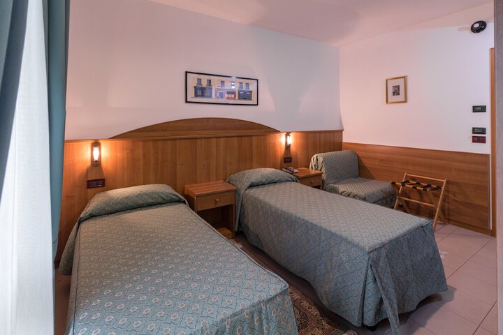 Room 15 of 39