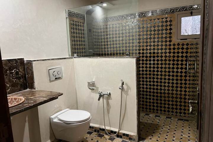 Room 64 of 109