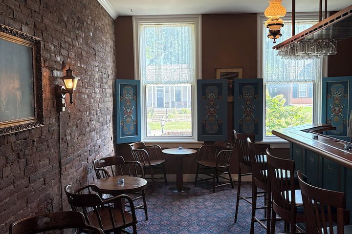 Dining 80 of 84