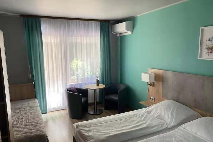 Room 19 of 35