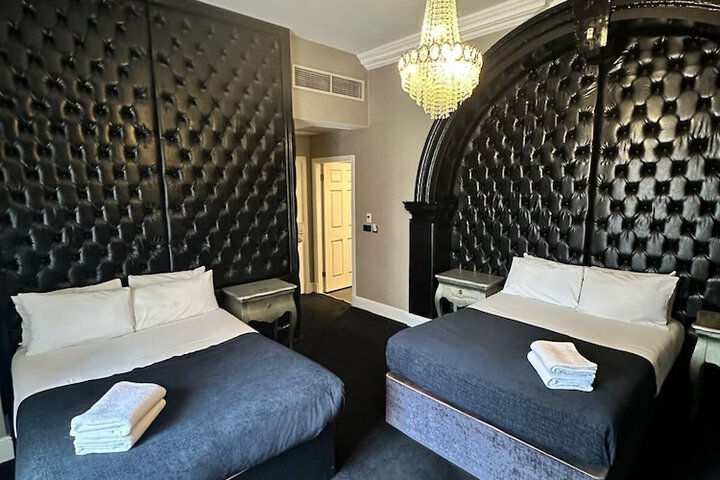 Room 34 of 171