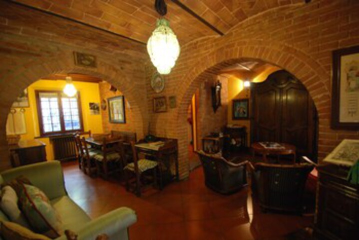 Room 12 of 21