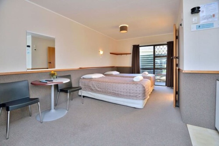 Room 27 of 48