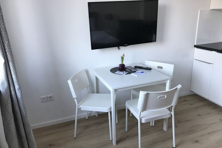 Room 8 of 30