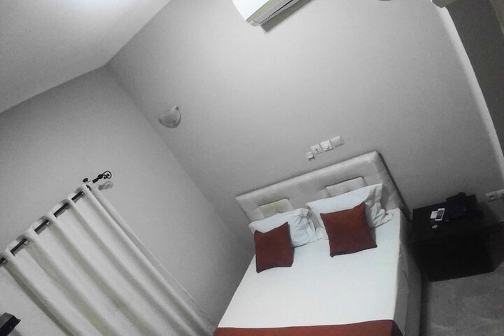 Room 12 of 137