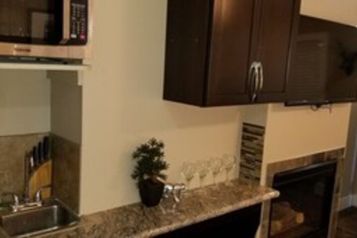 Room 40 of 828