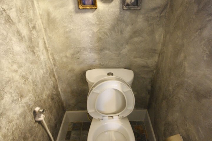 Room 74 of 122
