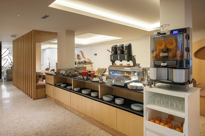 Breakfast/Coffee Service 49 of 61