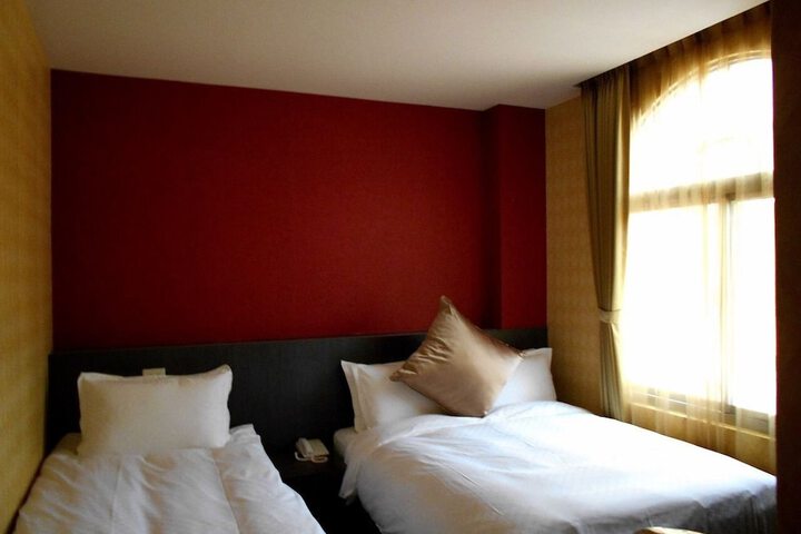Room 4 of 21