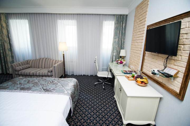 Room 19 of 50