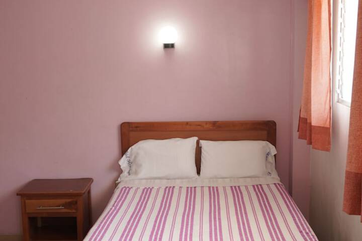 Room 11 of 32