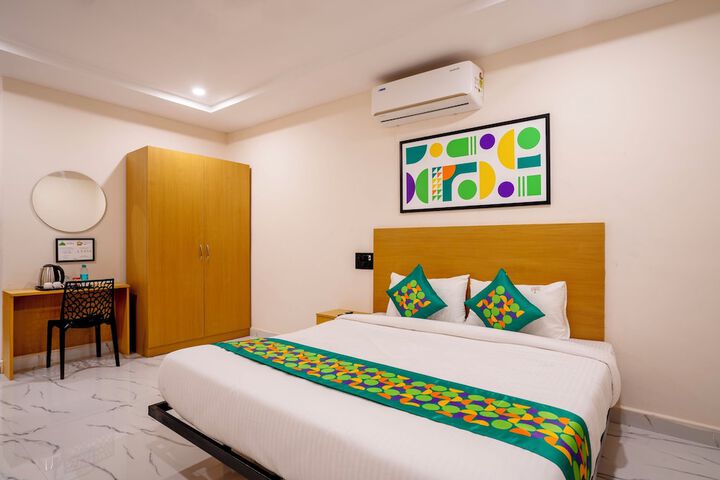 Room 9 of 32