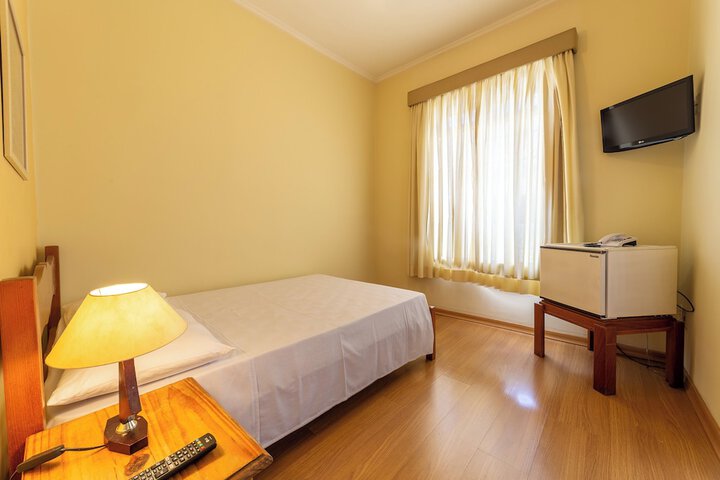 Room 10 of 35