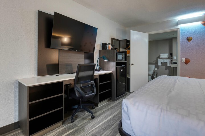 Room 51 of 81
