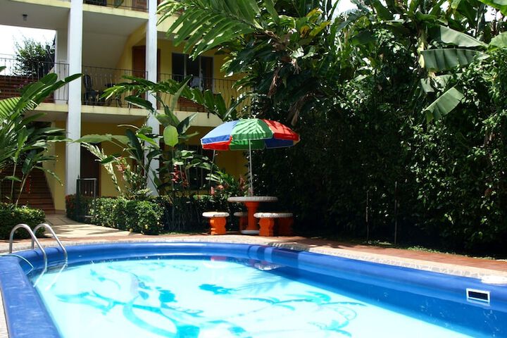 Hotel Pool